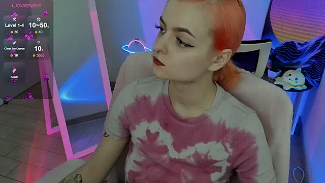 Fire Bestie online show from March 10, 2025, 1:21 pm