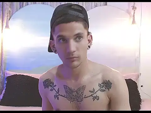 Snapshot of tylor_boy chatting on January 12, 2026, 3:45 am tylor boy online show from January 12, 2026, 3:45 am