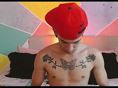 Snapshot of tylor_boy chatting on February 3, 2026, 10:59 pm tylor boy online show from February 3, 2026, 10:59 pm