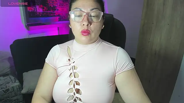 Snapshot of jessicarabbit_1 chatting on May 15, 2026, 11:34 pm jessicarabbit 1 online show from May 15, 2026, 11:34 pm