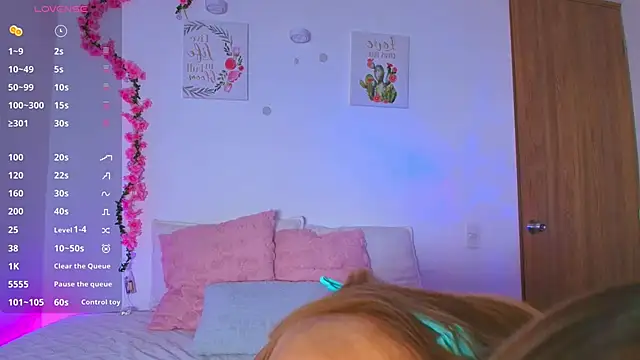 PollyGrey  online show from March 17, 2026, 10:24 pm