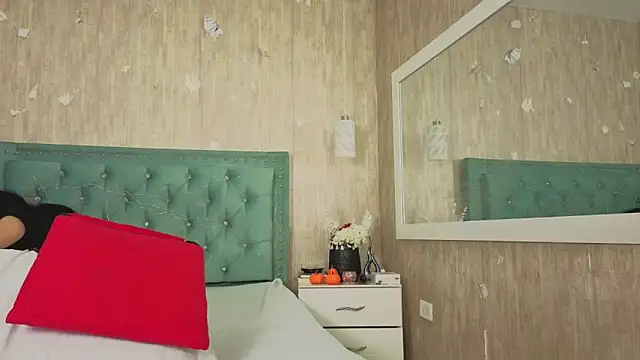 Marcelaa fox online show from November 13, 2025, 7:24 pm