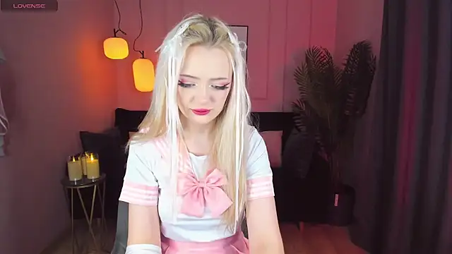 Snapshot of EmilyAir chatting on January 4, 2025, 12:27 am EmilyAir online show from January 4, 2025, 12:27 am