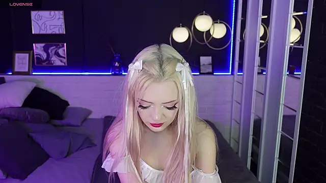 Snapshot of EmilyAir chatting on January 24, 2025, 3:32 am EmilyAir online show from January 24, 2025, 3:32 am