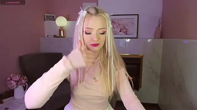 Snapshot of EmilyAir chatting on February 9, 2025, 1:11 am EmilyAir online show from February 9, 2025, 1:11 am