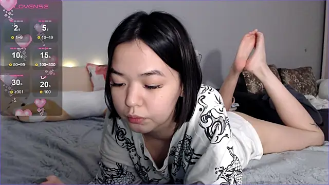 Snapshot of osaka_nia chatting on January 11, 2025, 3:09 pm osaka nia online show from January 11, 2025, 3:09 pm