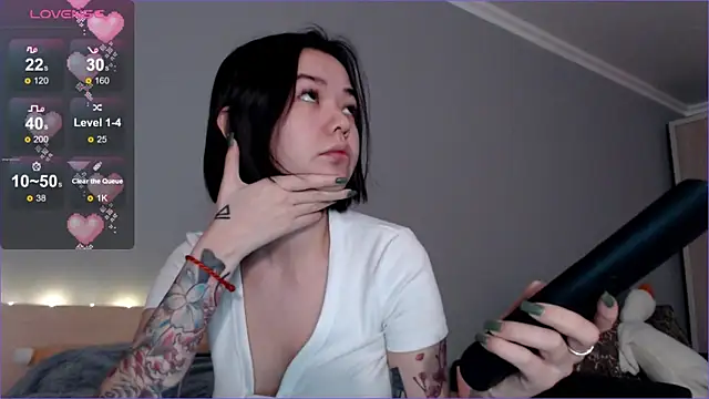 Snapshot of osaka_nia chatting on January 15, 2025, 2:13 pm osaka nia online show from January 15, 2025, 2:13 pm