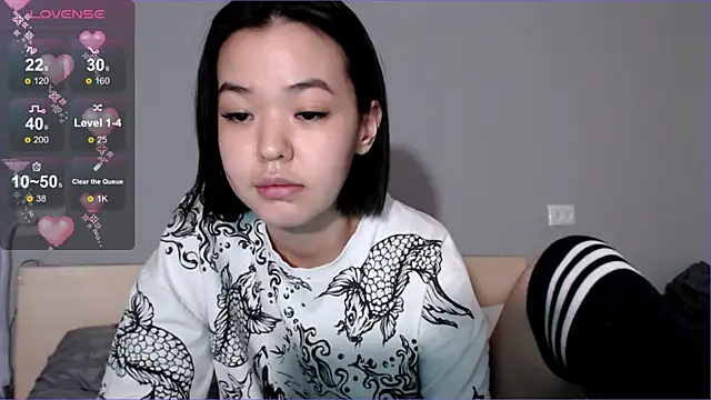 Snapshot of osaka_nia chatting on January 27, 2025, 5:04 pm osaka nia online show from January 27, 2025, 5:04 pm