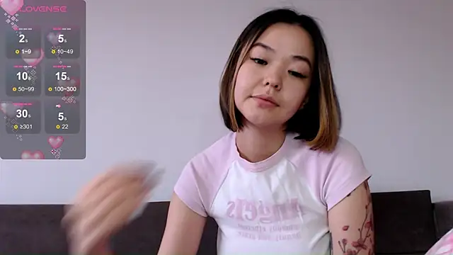 Snapshot of osaka_nia chatting on September 10, 2025, 11:32 am osaka nia online show from September 10, 2025, 11:32 am