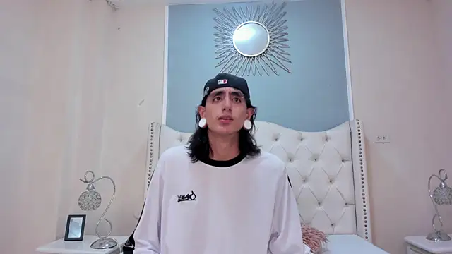 Snapshot of Matthew_Dixonn chatting on December 27, 2024, 3:42 am Matthew Dixonn online show from December 27, 2024, 3:42 am