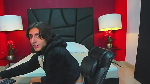 Snapshot of Matthew_Dixonn chatting on January 5, 2025, 3:53 am Matthew Dixonn online show from January 5, 2025, 3:53 am