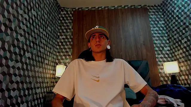 Snapshot of Matthew_Dixonn chatting on January 25, 2025, 9:57 pm Matthew Dixonn online show from January 25, 2025, 9:57 pm