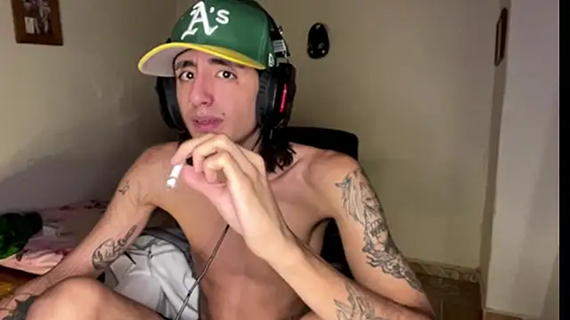 Snapshot of Matthew_Dixonn chatting on February 6, 2025, 7:02 am Matthew Dixonn online show from February 6, 2025, 7:02 am