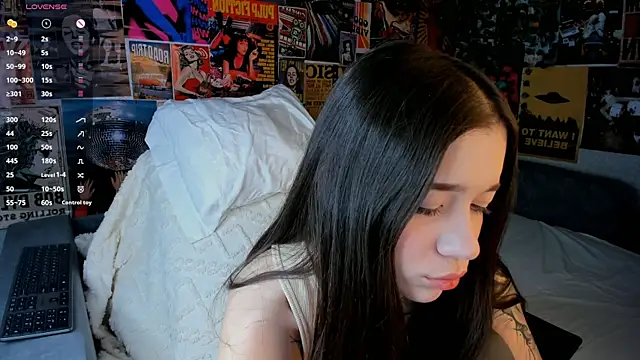 Butterflys1268 online show from March 19, 2025, 8:22 pm