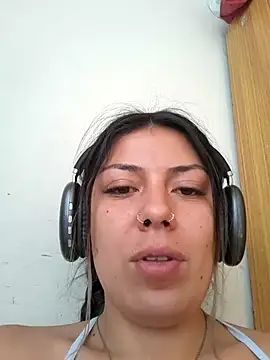Sweel Leyva18 online show from September 23, 2025, 12:41 pm