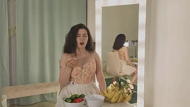 Julietta Romanis online show from July 11, 2026, 9:38 pm