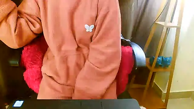 Snapshot of simrann_69 chatting on January 18, 2025, 8:30 pm simrann 69 online show from January 18, 2025, 8:30 pm