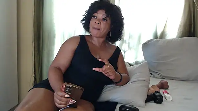 Foxybrownxx1 online show from January 15, 2026, 7:02 am