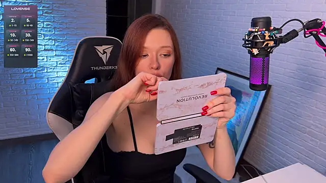 mirai meeow online show from January 19, 2025, 2:28 pm