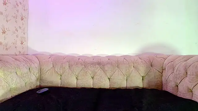 Snapshot of kira_mz chatting on October 10, 2025, 12:04 pm kira mz online show from October 10, 2025, 12:04 pm