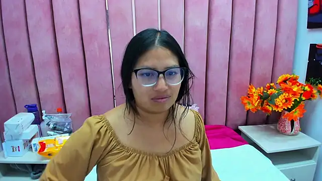 Miaa Smiith  online show from November 14, 2025, 2:54 am