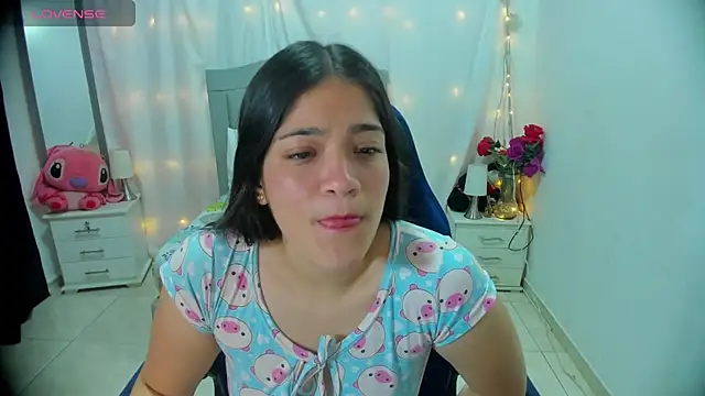 Snapshot of Alison_girl20 chatting on December 18, 2024, 7:52 pm Alison girl20 online show from December 18, 2024, 7:52 pm