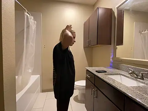 girlfriendmissy online show from December 27, 2024, 1:43 am