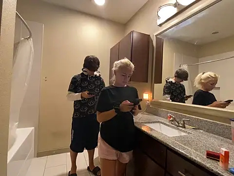 girlfriendmissy online show from March 16, 2025, 8:11 pm