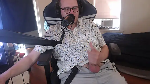 chicostick413 online show from September 16, 2025, 5:14 pm