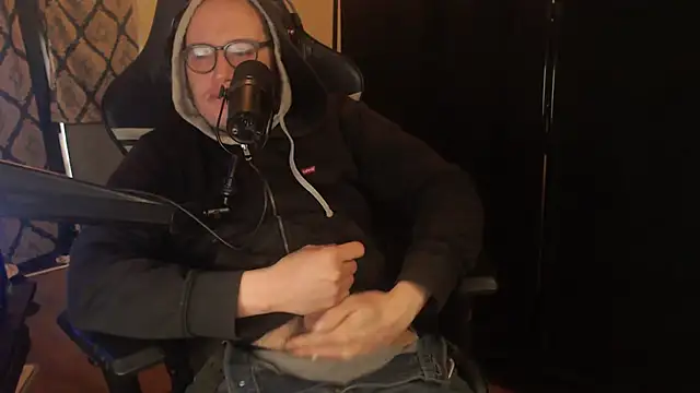 chicostick413 online show from March 3, 2026, 1:28 pm