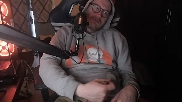 chicostick413 online show from April 16, 2026, 11:33 am