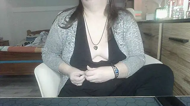 ReifeVenna online show from February 10, 2025, 4:04 pm