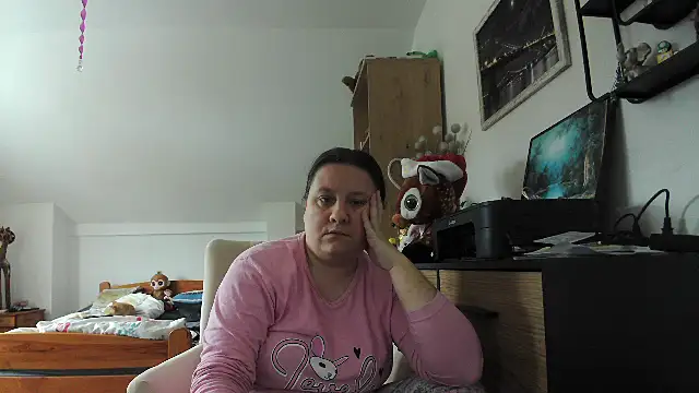 Snapshot of ReifeVenna chatting on February 5, 2026, 10:20 am ReifeVenna online show from February 5, 2026, 10:20 am