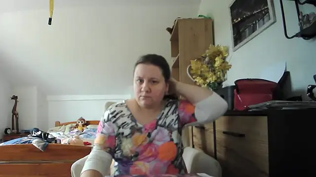 Snapshot of ReifeVenna chatting on July 8, 2026, 7:57 am ReifeVenna online show from July 8, 2026, 7:57 am