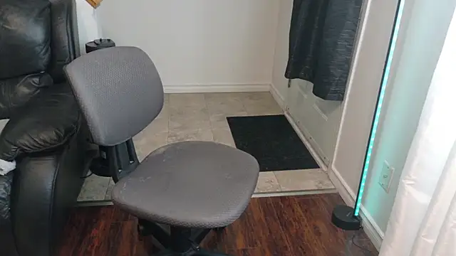 Snapshot of Thekodyy chatting on February 24, 2026, 2:26 pm Thekodyy online show from February 24, 2026, 2:26 pm