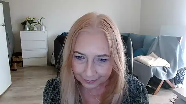 sofia xkiss online show from January 22, 2025, 10:50 am