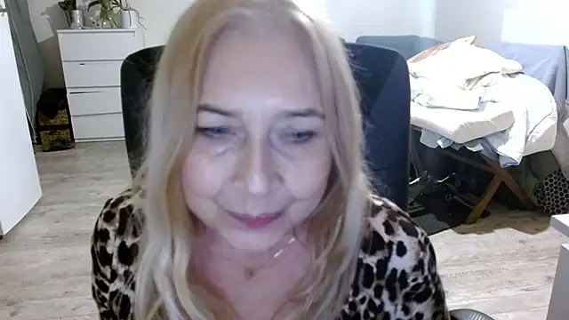 sofia xkiss online show from January 26, 2025, 5:44 pm