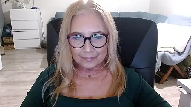 sofia xkiss online show from February 7, 2025, 2:37 pm