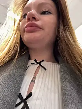 justmila online show from January 5, 2025, 2:41 pm