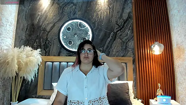BellaPeers  online show from May 4, 2026, 11:39 am