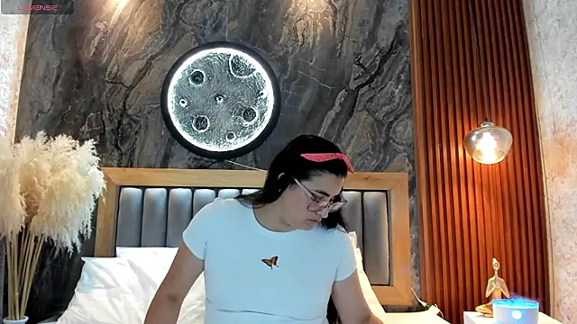 BellaPeers  online show from May 13, 2026, 10:56 am