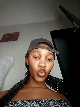 Shria107 online show from February 10, 2026, 9:19 pm