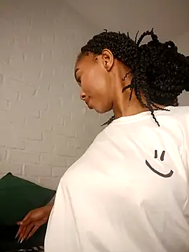 Shria107 online show from February 18, 2026, 9:05 am