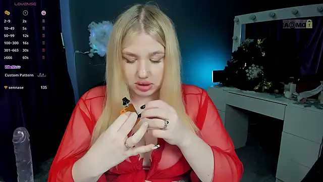 Snapshot of juli_kisss chatting on January 10, 2025, 1:53 am juli kisss online show from January 10, 2025, 1:53 am