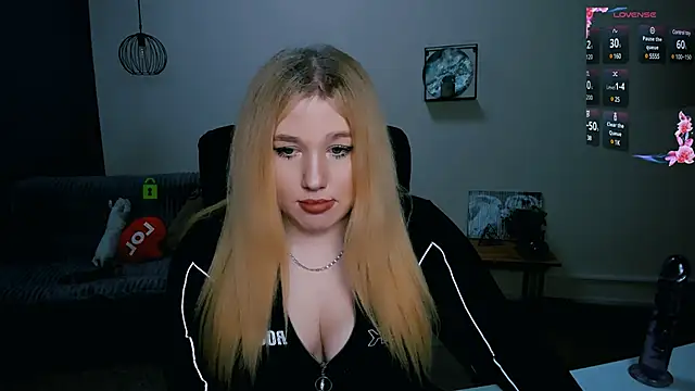 Snapshot of juli_kisss chatting on January 18, 2025, 7:58 pm juli kisss online show from January 18, 2025, 7:58 pm