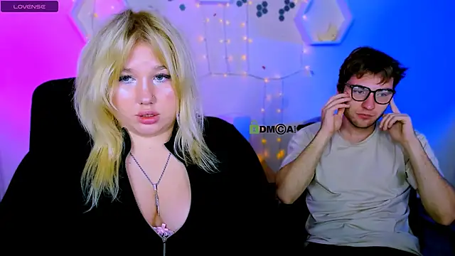 Snapshot of juli_kisss chatting on November 7, 2025, 1:27 am juli kisss online show from November 7, 2025, 1:27 am