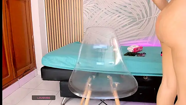 Snapshot of LauraRossi_Nova chatting on January 19, 2025, 4:04 pm LauraRossi Nova online show from January 19, 2025, 4:04 pm