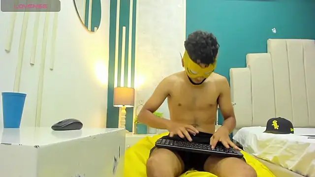 Snapshot of Austin_Cardieff chatting on January 3, 2025, 10:29 pm Austin Cardieff online show from January 3, 2025, 10:29 pm