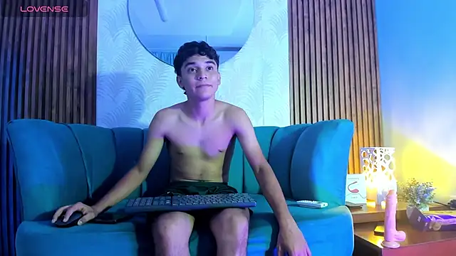 Snapshot of Austin_Cardieff chatting on January 12, 2025, 12:44 pm Austin Cardieff online show from January 12, 2025, 12:44 pm