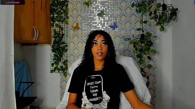 sasha fox00 online show from December 18, 2024, 7:08 pm